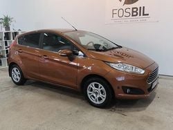 Brun Begagnad 2013 Ford Fiesta Titanium Halvkombi | 69 900 kr (Marknadspris)