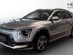 Grå (grey) Ny 2025 Kia Niro Advance SUV | 367 666 kr (Bra pris)