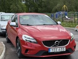 Röd Begagnad 2017 Volvo V40 R-Design Kombi | 115 000 kr (Bra pris)