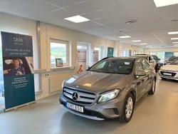 Mörkgrå (grå) Begagnad 2015 Mercedes GLA220 Style SUV | 169 900 kr