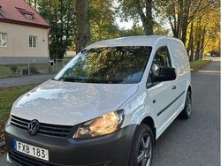 Vit Begagnad 2015 VW Caddy Minibuss | 84 900 kr (Lite dyr)
