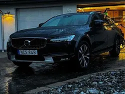 Grå Begagnad 2020 Volvo V90 CC Momentum Kombi | 270 000 kr (Bra pris)