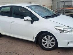 Vit Begagnad 2011 Toyota Auris Plus Halvkombi | 34 900 kr (Bra pris)