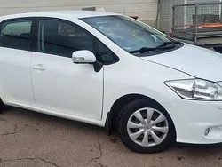 Vit Begagnad 2011 Toyota Auris Plus Halvkombi | 34 900 kr (Bra pris)