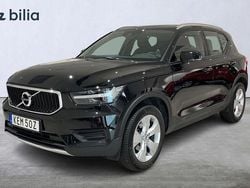 Svart Begagnad 2022 Volvo XC40 Momentum SUV | 319 900 kr (Marknadspris)