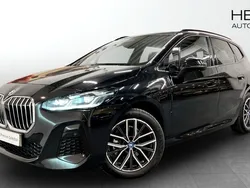 Svart (black) Begagnad 2024 BMW 225 M Sport Halvkombi | 428 700 kr (Marknadspris)