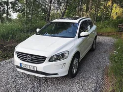 Vit Begagnad 2016 Volvo XC60 Momentum SUV | 175 000 kr (Bra pris)
