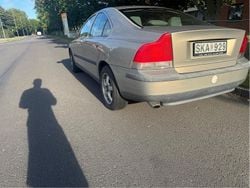Brun Begagnad 2001 Volvo S60 Business Edition Sedan | 18 000 kr (Marknadspris)
