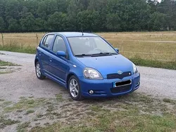 Blå Begagnad 2001 Toyota Yaris Halvkombi | 33 000 kr (Dyr)
