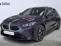 Lila Begagnad 2025 BMW 120 Halvkombi | 429 900 kr