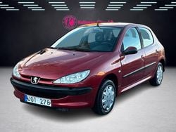 Röd Begagnad 2004 Peugeot 206 Halvkombi | 19 900 kr (Marknadspris)