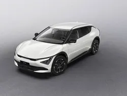 Grå Ny 2025 Kia EV6 Plus SUV | 665 400 kr (Marknadspris)