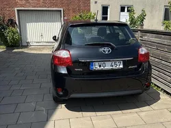 Svart Begagnad 2011 Toyota Auris Plus Halvkombi | 72 500 kr (Marknadspris)