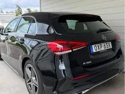 Svart Begagnad 2022 Mercedes A180 AMG Halvkombi | 279 900 kr (Marknadspris)