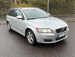 Grå Begagnad 2011 Volvo V50 Momentum Kombi | 114 900 kr (Dyr)