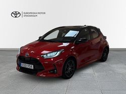 Röd Begagnad 2022 Toyota Yaris Hybrid Style Halvkombi | 254 900 kr (Lite dyr)
