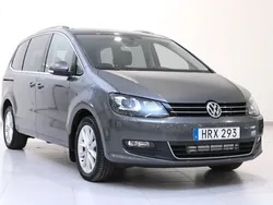 Mörkgrå Begagnad 2017 VW Sharan Minibuss | 169 900 kr (Marknadspris)