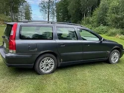 Grå Begagnad 2004 Volvo V70 Business Edition Kombi | 8 500 kr (Marknadspris)