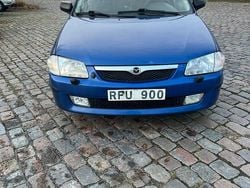 Begagnad 2000 Mazda 323F Halvkombi | 13 900 kr