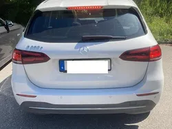 Vit Begagnad 2021 Mercedes B250e Style Minibuss | 289 000 kr (Marknadspris)