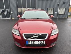 Röd Begagnad 2010 Volvo V50 Drive Kinetic Kombi | 69 990 kr (Marknadspris)