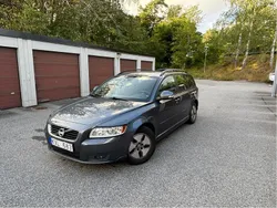 Grå Begagnad 2011 Volvo V50 Kinetic Kombi | 67 000 kr (Marknadspris)