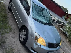 Silver Begagnad 2004 Toyota Corolla Halvkombi | 10 000 kr (Bra pris)