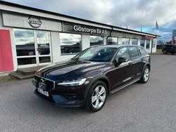 Mörkbrun Begagnad 2019 Volvo V60 CC Momentum Kombi | 299 900 kr (Lite dyr)