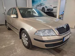 Ljusbrun (brun) Begagnad 2007 Skoda Octavia Halvkombi | 43 500 kr (Lite dyr)