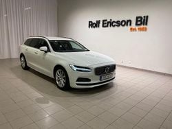 Vit Begagnad 2022 Volvo V90 Momentum Kombi | 369 500 kr (Marknadspris)