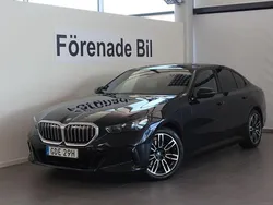Svart (carbon svart metallic) Begagnad 2024 BMW 530e M Sport Sedan | 639 000 kr (Bra pris)