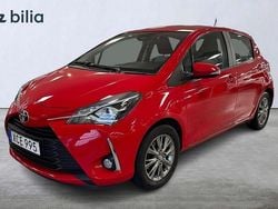Röd Begagnad 2018 Toyota Yaris Active Halvkombi | 149 900 kr (Marknadspris)