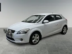 Vit Begagnad 2010 Kia ProCeed 4 Halvkombi | 49 900 kr (Marknadspris)