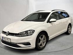 Vit Begagnad 2017 VW Golf VII | 125 000 kr (Marknadspris)