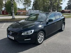 Svart Begagnad 2018 Volvo V60 Kinetic Kombi | 165 000 kr (Dyr)