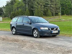 Blå Begagnad 2011 Volvo V50 Momentum Kombi | 49 000 kr (Marknadspris)