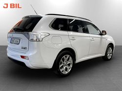 Vit Begagnad 2014 Mitsubishi Outlander P-HEV SUV | 134 900 kr (Marknadspris)