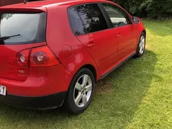 Röd Begagnad 2007 VW Golf V Sportline Halvkombi | 17 000 kr (Superpris)