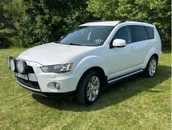 Vit Begagnad 2012 Mitsubishi Outlander Comfort Edition SUV | 75 000 kr (Marknadspris)