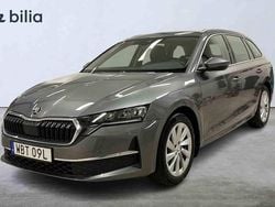 Grå Ny 2025 Skoda Octavia Kombi | 324 500 kr (Marknadspris)