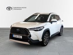 Vit Begagnad 2023 Toyota Corolla Cross Style SUV | 364 900 kr (Marknadspris)
