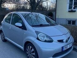 Silver Begagnad 2007 Toyota Aygo Halvkombi | 25 000 kr (Marknadspris)