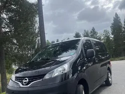 Svart Begagnad 2010 Nissan NV200 Van | 45 000 kr (Dyr)