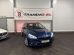 Blå Begagnad 2017 BMW 225 Kombi | 189 000 kr