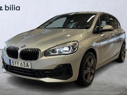 Silver Begagnad 2019 BMW 225 Active Tourer iPerformance Minibuss | 199 900 kr (Bra pris)