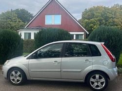 Silver Begagnad 2008 Ford Fiesta Halvkombi | 20 000 kr (Marknadspris)