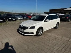 Vit Begagnad 2018 Skoda Octavia Kombi | 159 900 kr (Marknadspris)