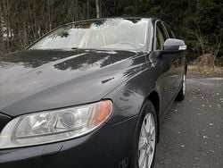 Grå Begagnad 2009 Volvo S80 Momentum Sedan | 37 500 kr (Marknadspris)