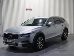 Silver Begagnad 2017 Volvo V90 CC Momentum Kombi | 239 900 kr (Lite dyr)