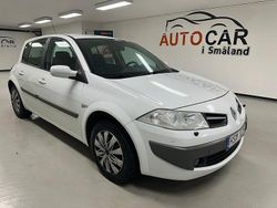 Vit Begagnad 2008 Renault Mégane III Halvkombi | 19 900 kr